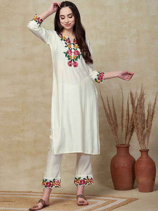 Off White Floral Yoke Design Regular Thread Work Kurta With Trousers
