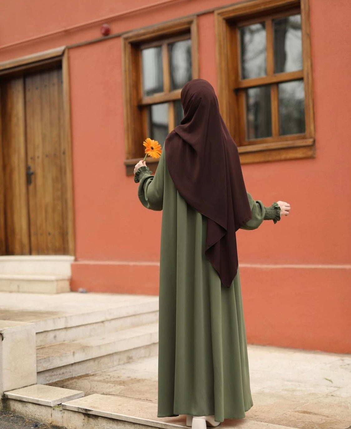 Luxe Modest Abaya – Elegant Everyday Wear | Saudi & Gulf Fashion Trend the-stylefits