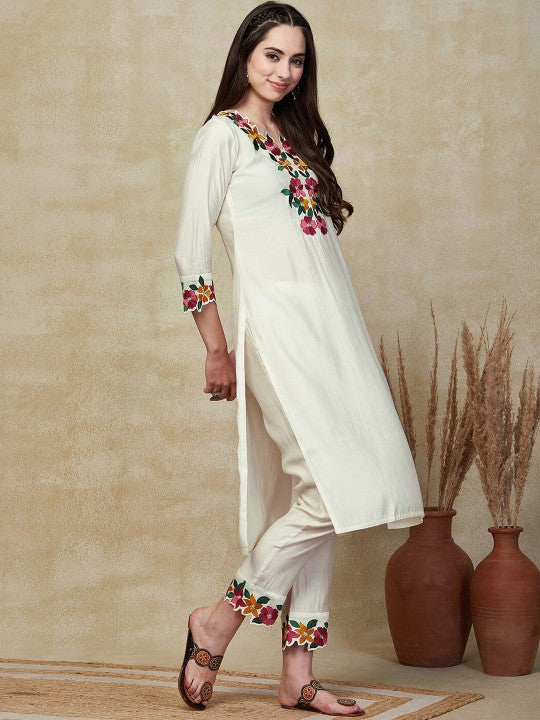 Off White Floral Yoke Design Regular Thread Work Kurta With Trousers