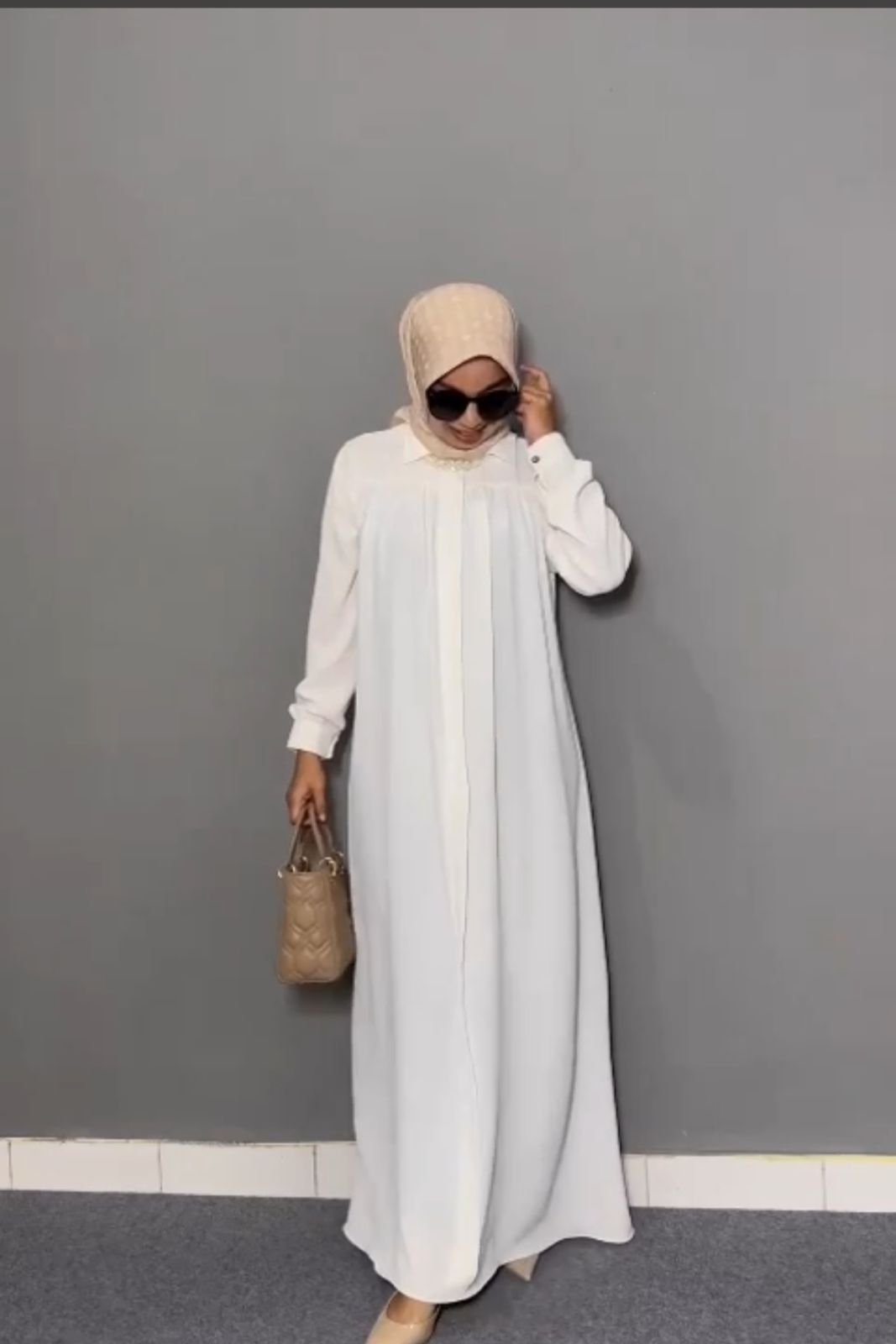 Elegant Pleated Collar Abaya – Modest & Stylish Everyday Wear white color 