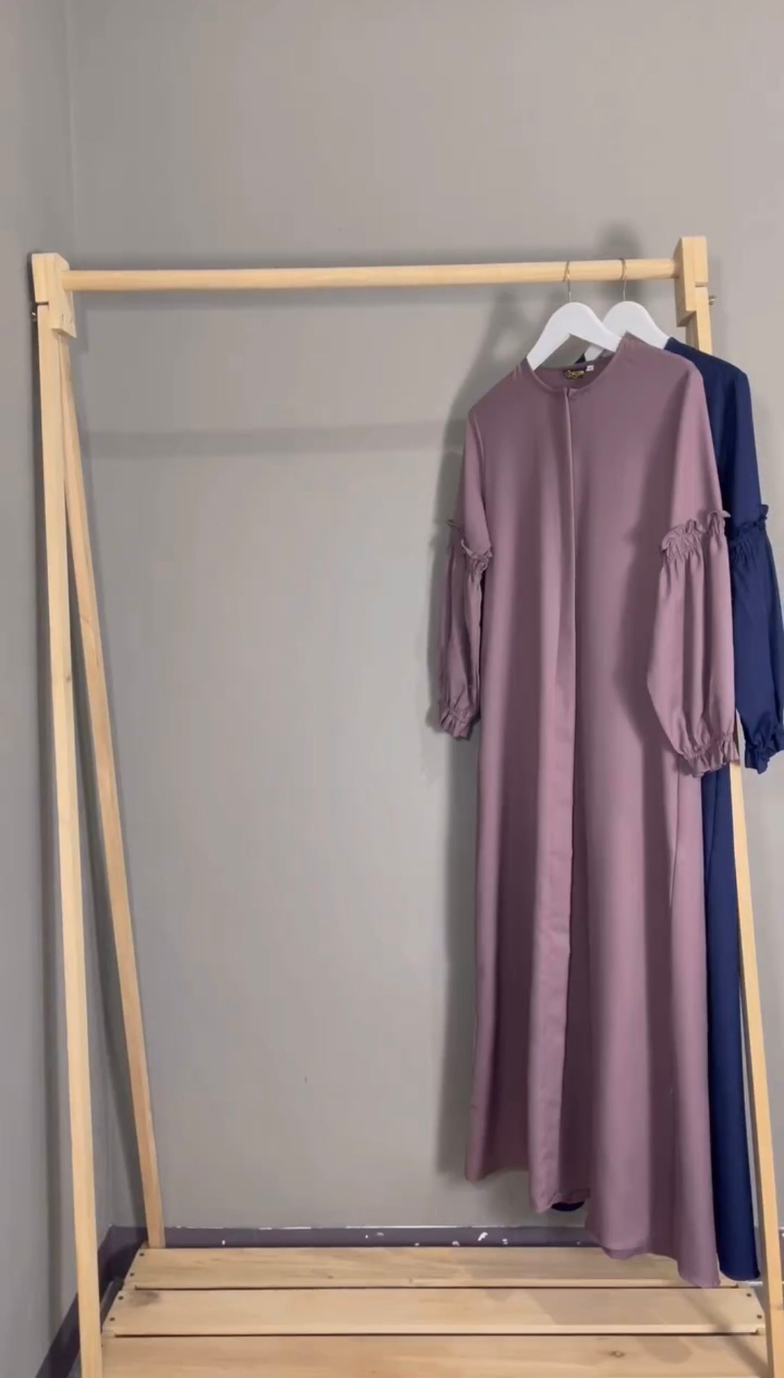 Emira - Puffed Sleeve Abaya the-stylefits