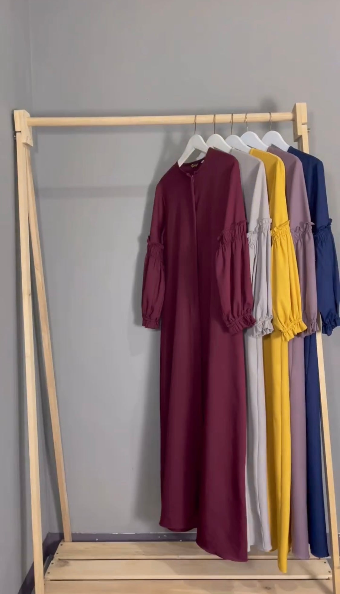 Emira - Puffed Sleeve Abaya the-stylefits