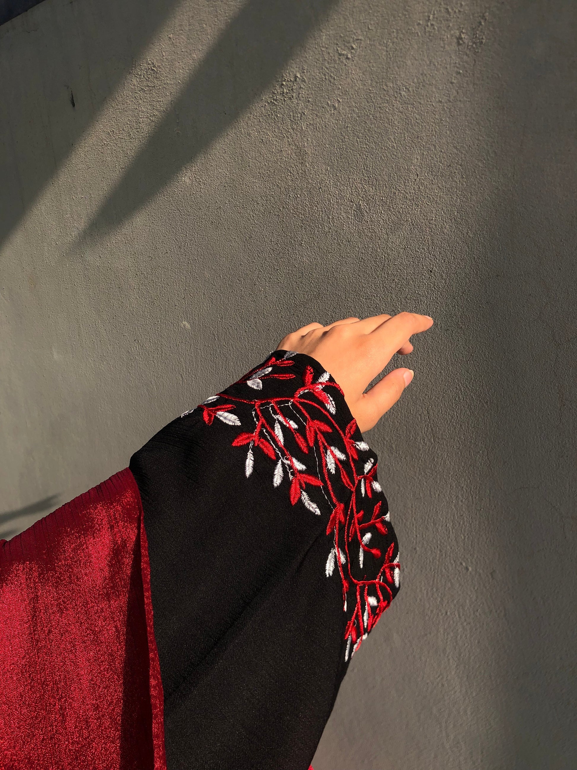 ORCHID - Embroidered Abaya the-stylefits