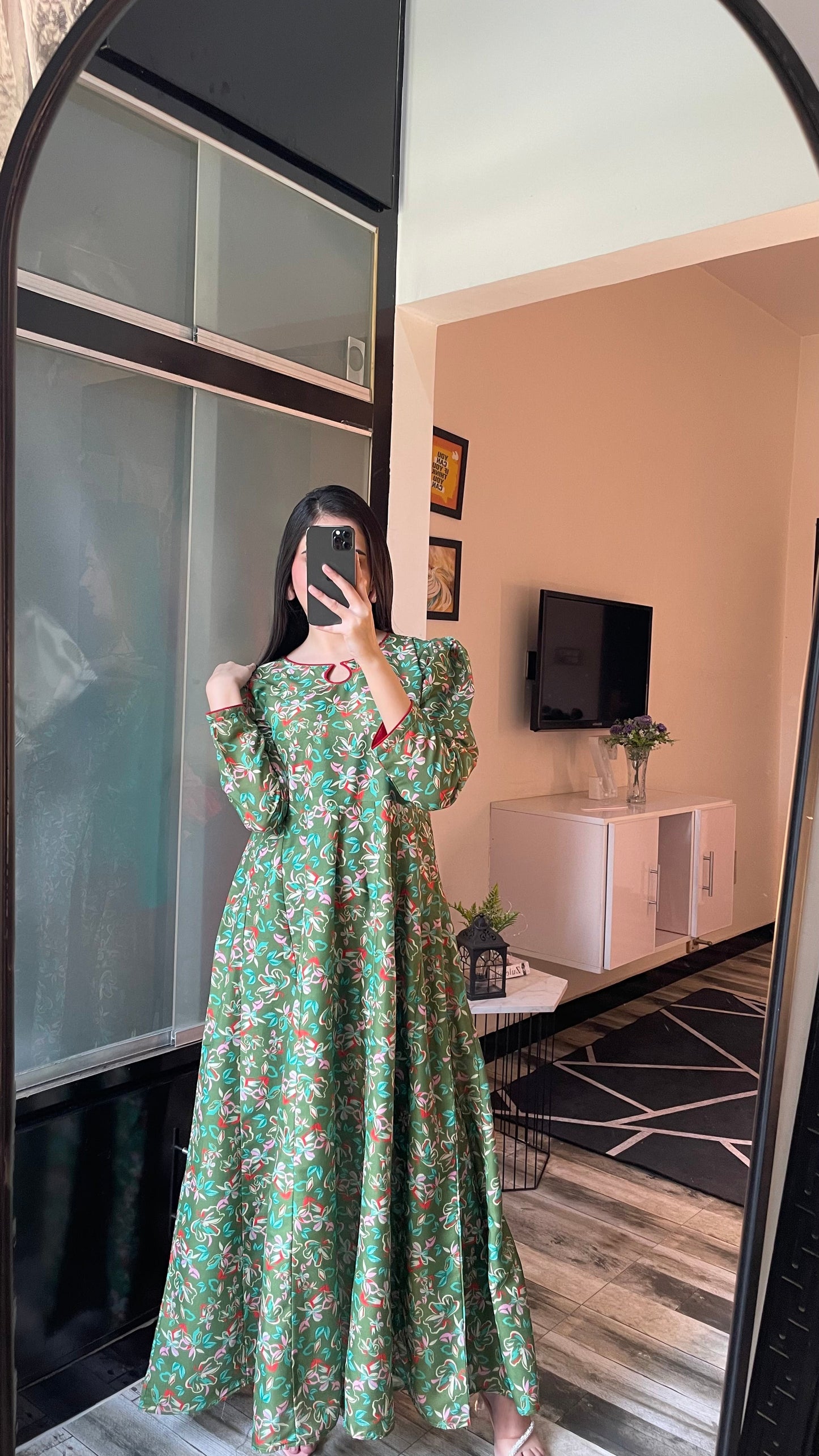 فستان طويل على شكل حرف A من ويسبر