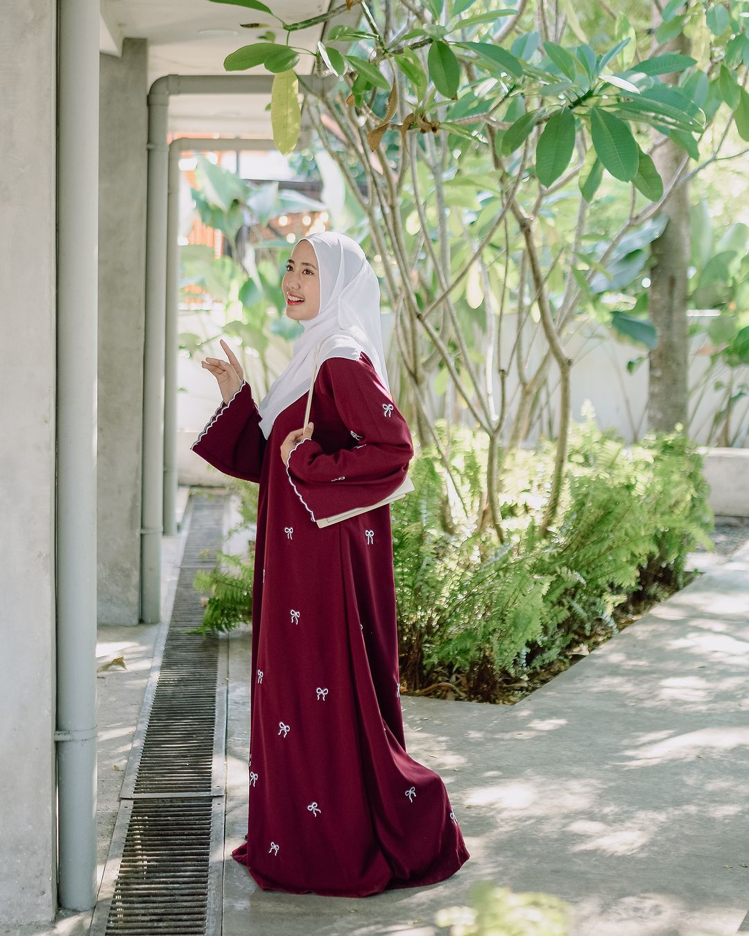 Bow Embroidered Abaya – Elegant Modest Wear for Women the-stylefits