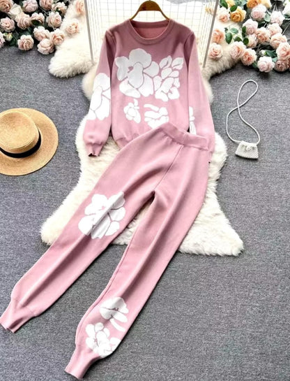 White Rose Printed Style 2-Pcs Winter Tracksuit for Her – Elegance Meets Winter Comfort