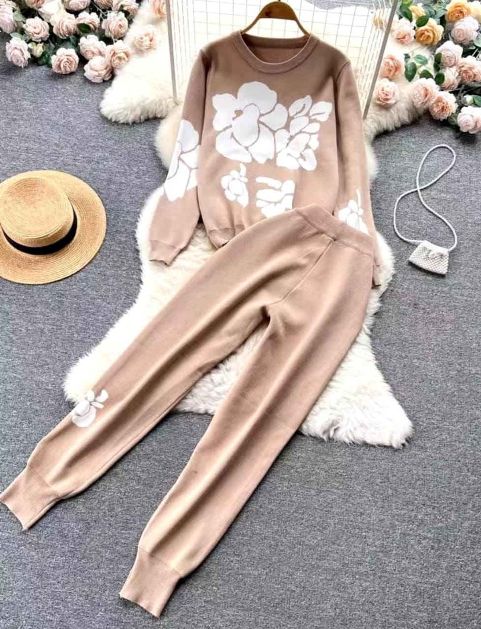 White Rose Printed Style 2-Pcs Winter Tracksuit for Her – Elegance Meets Winter Comfort