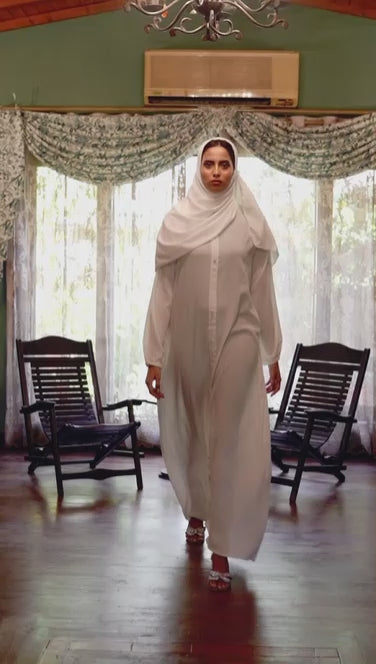 Abaya with Pockets – Elegant White Button-Down Style